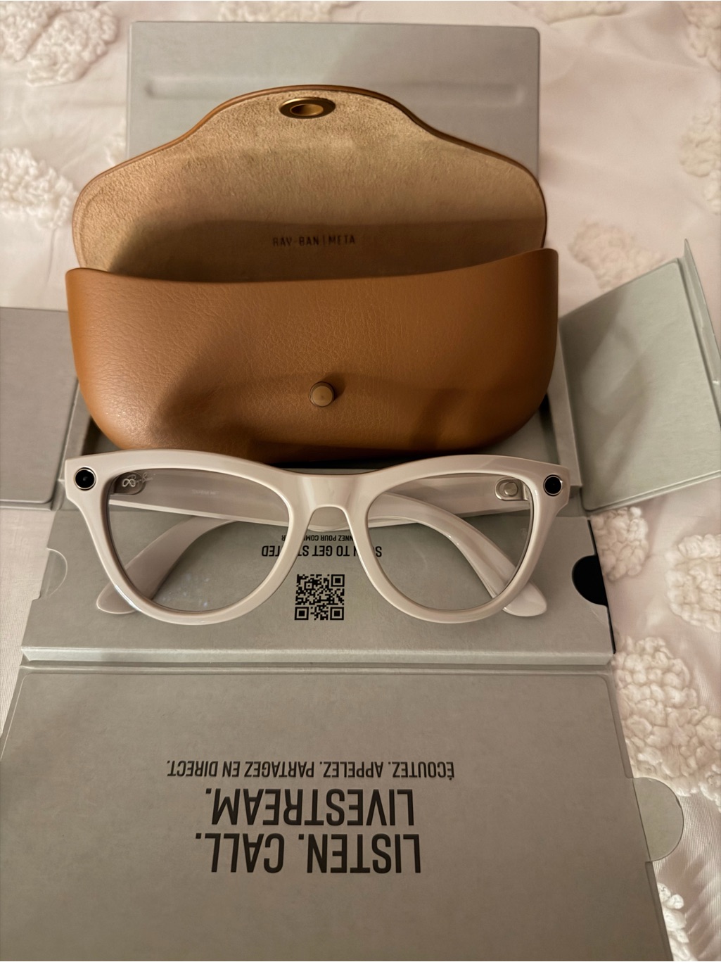 Ray-Ban Meta Women's White Frame Sunglasses With Tan Case